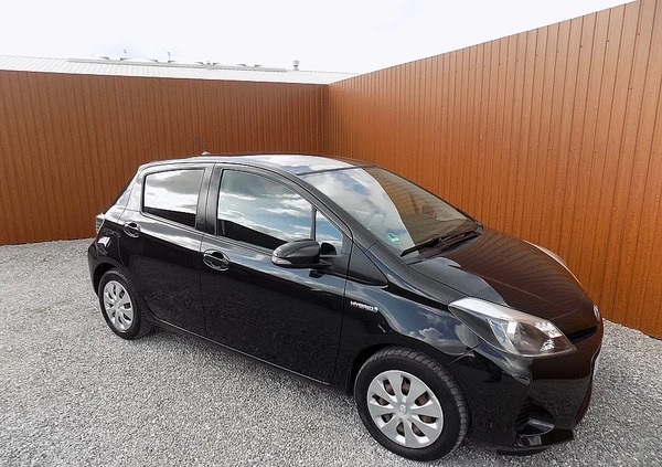 Toyota Yaris cena 34900 przebieg: 175000, rok produkcji 2012 z Wieruszów małe 466